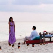Honeymoon-couple-on-a-date-on-Mirissa-beach