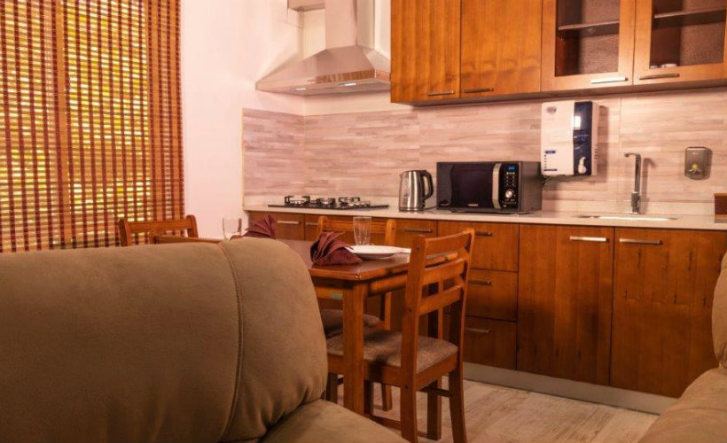 Colombo-srilanka-eco-treat-homestay-apartment-modern-kitchen-dinning